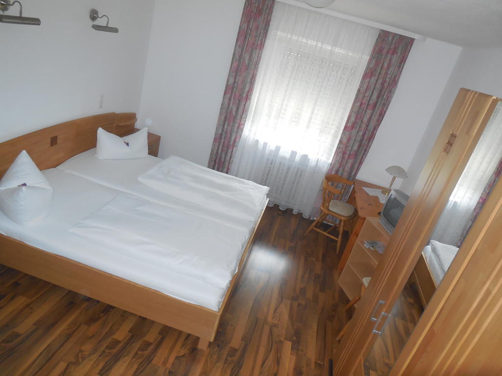 Hotel Garni Am Hechenberg Mainz Oda fotoğraf