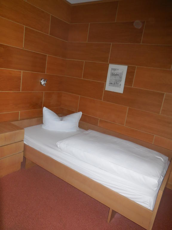 Hotel Garni Am Hechenberg Mainz Oda fotoğraf