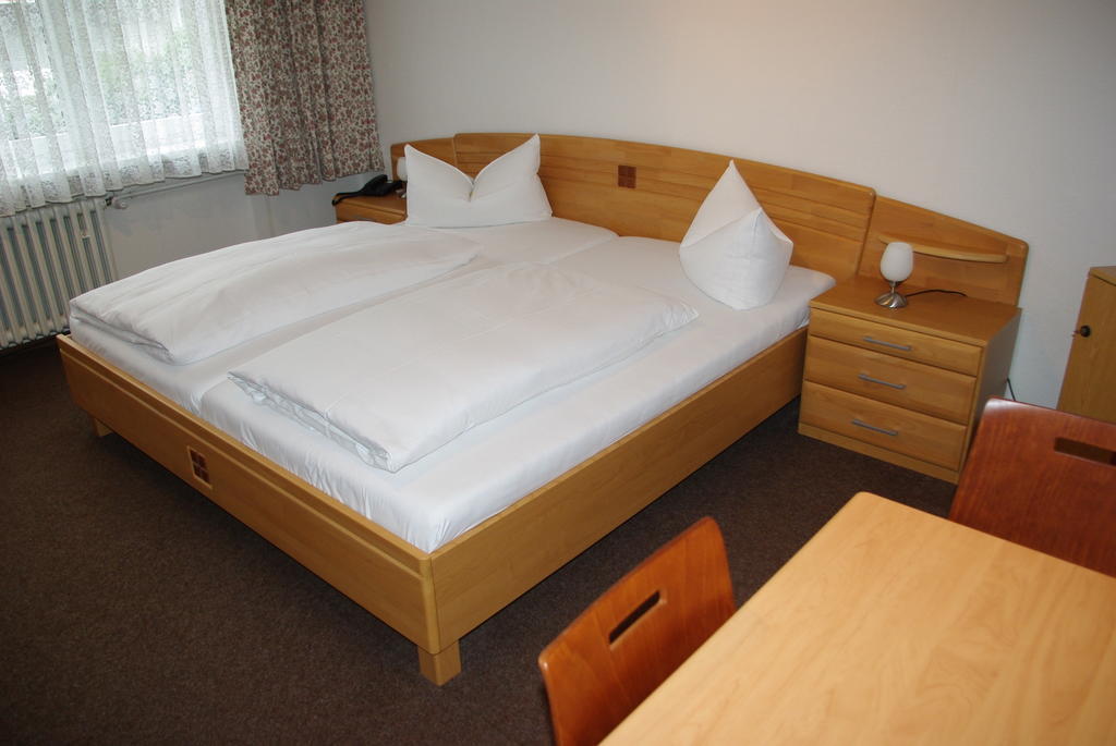 Hotel Garni Am Hechenberg Mainz Oda fotoğraf